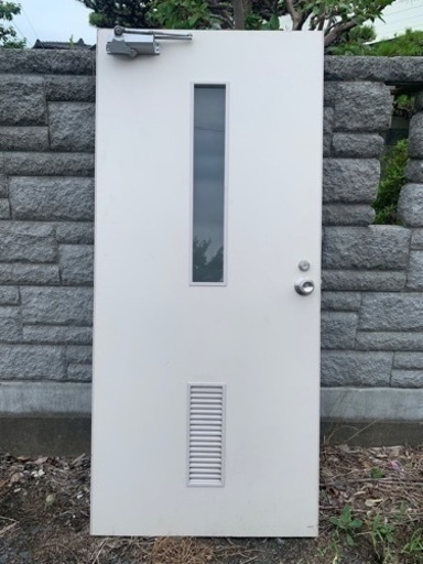 事務所　店舗　什器　室内　木製　ドア　ガラス　建具　開き戸　間仕切り　衝立　扉　通風　中古