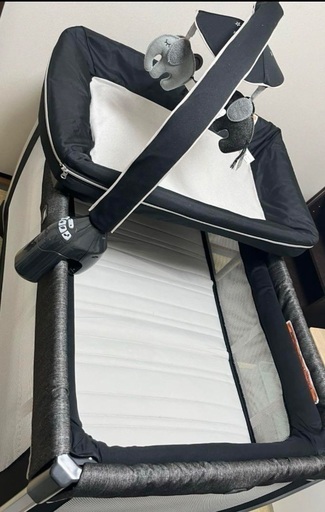 Chicco ベビーベッド Lullaby Glow 送り付け playard