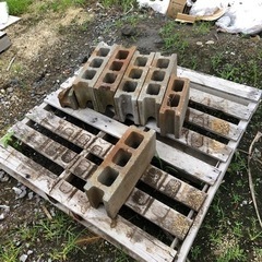 中古　コンクリートブロック　12センチ　5本
