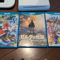 WiiU本体、コントローラー、WiiUソフト3個の画像