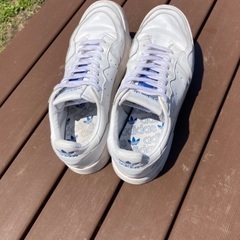 【アディダス】スニーカー 👟 ホワイト SUPERCOURT. スーパーコート，白の画像