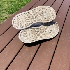 【アディダス】スニーカー 👟 ホワイト SUPERCOURT. スーパーコート，白の画像
