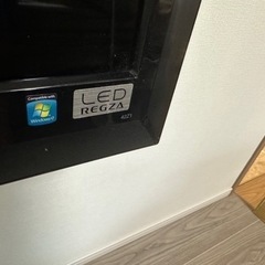 42型液晶テレビREGZA Z1 42Z1 （壁寄せテレビスタンド＋Chromeキャスト付き）の画像