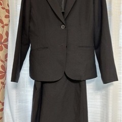 女性用スーツ①