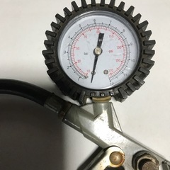 自動車　空気入れの画像