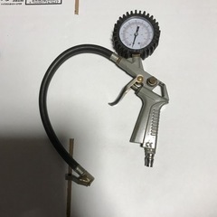 自動車　空気入れ