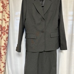女性用スーツ③