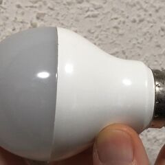 人感センサー付きLED電球 7W（白熱電球40W相当）・・・ただし難ありの画像