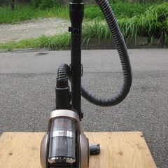 ★日立　サイクロン掃除機　　CV-S150E6　　２０１９年製