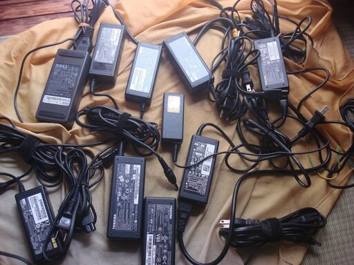 ノートパソコン用ACアダプター　10ケ一括/　動作品