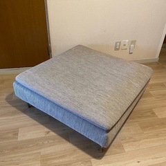 IKEA ソーデルハムン　オットマンの画像
