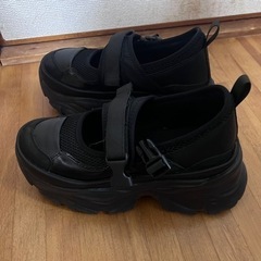 JEANASIS asymmetry Sneaker
の画像