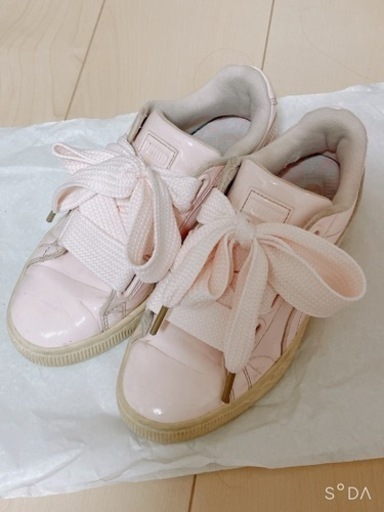 PUMA エナメルスニーカー ピンク