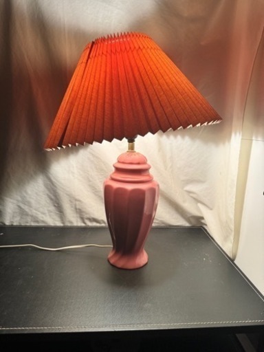 ベッドサイドなどに！アンテークな照明