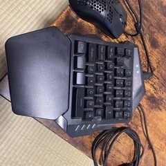 ゲーミングキーボード
の画像