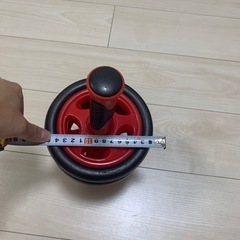 腹筋ローラー　筋トレ　腹筋の画像