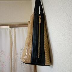 【合成皮革】大型トートバッグの画像