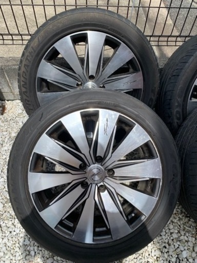 18インチ×7.5J PCD114.3/5穴 タイヤ&ホイールの4本セット。