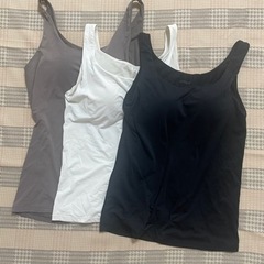 UNIQLO カップ付タンクトップ