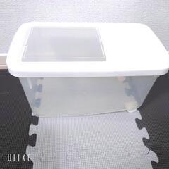 ニトリ 米びつ 5kg プラスチック製の画像