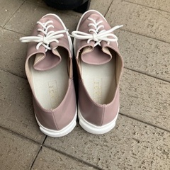 アカクラ　スニーカーの画像