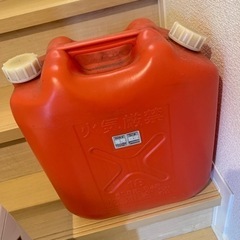 石油ファンヒーター、灯油缶セットの画像