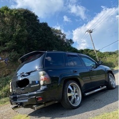 シボレートレイルブレイザーLTZ サンルーフ・ツインマフラー・Stradaナビ・ETC付きの画像