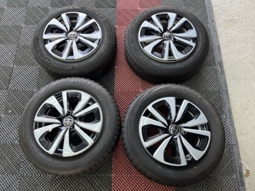 プリウスホイール付きスタッドレスタイヤ