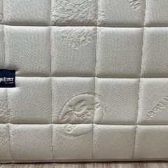 【ほぼ新品】マニフレックス　フラッグFX エルゴトッパー付き　Queenサイズの画像