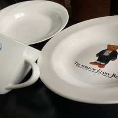 スヌーピーのマグカップとくま🧸さんのお皿その他3点セットの画像