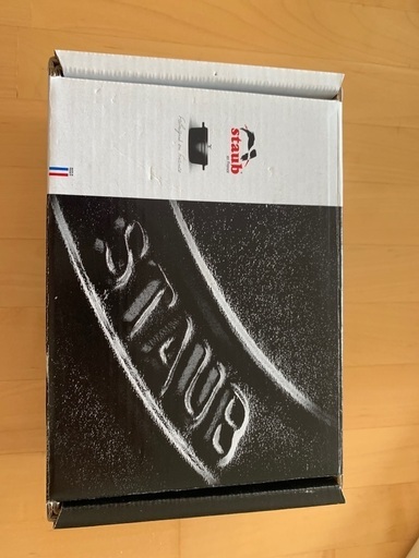 ストウブ(Staub) 「 ミニ ピコ ココット ラウンド ブラック 10cm 」 小さい 両手 鋳物 ホーロー 鍋 【日本正規販売品】 La Cocotte Round 40500-101