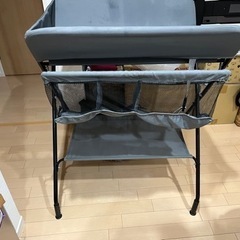 折りたたみ式　オムツ交換台　おむつ交換台　沐浴後のお着替えにもの画像