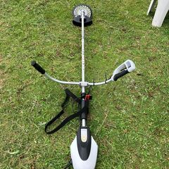 【エンジン並みのハイパワー】電動式草刈り機をお貸しします。