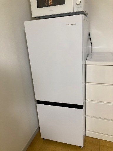 冷蔵庫　5年保証つき（残り3年半）　ハイセンス　幅48.1cm 162L ホワイト HR-D15F 2ドア 右開き 自動霜取り コンパクト