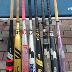 軟式バットとトレーニングバットの画像