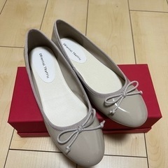 女性の靴　24.5cm