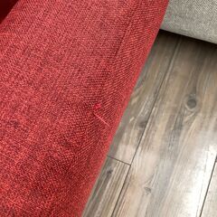 2人掛けソファー(ファブリック・レッド)のご紹介ですの画像