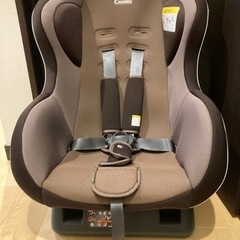 【受け渡し決定】チャイルドシート　コンビ　ウィゴー