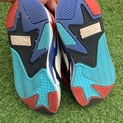 PUMAランニングシューズの画像