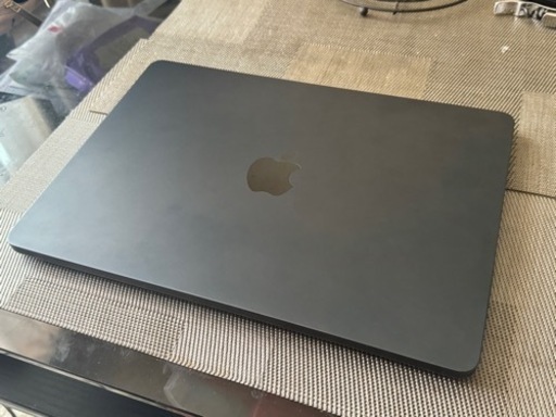 MacBook Air M2 メモリ16GB/SSD 512GBミッドナイト 覗き見防止フィルムサービスします！