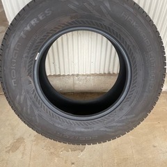 ノキアンハッカペリッタSUVスタッドレスタイヤ265/70R17 4本の画像