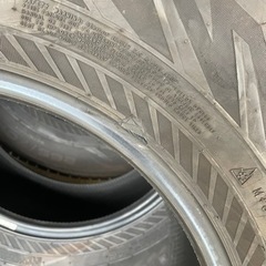 ノキアンハッカペリッタSUVスタッドレスタイヤ265/70R17 4本の画像