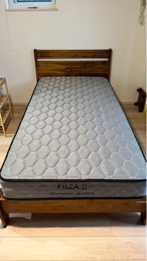 ニトリ　ベットフレーム　マットレス付き