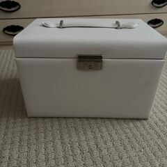 ジュエリーボックス　ホワイト
