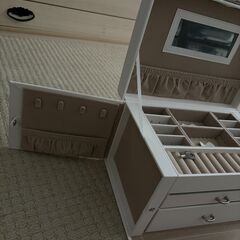 ジュエリーボックス　ホワイトの画像