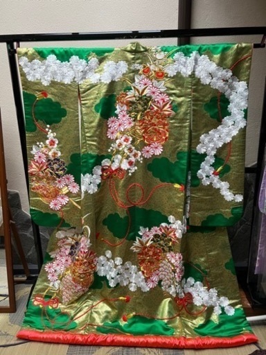 総刺繍打掛（衣桁付き）