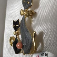 本珊瑚　猫のブローチの画像
