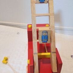 《お譲り先決定》木製　消防車の画像