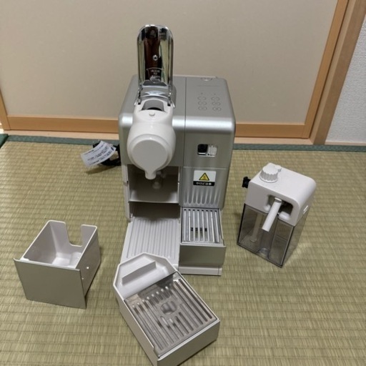 コーヒーメーカー ネスプレッソ　ラティシマタッチ・プラス　シルバー