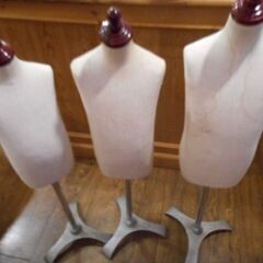 ●取引中●トルソー こどもサイズ４体&スタンド３セットの画像